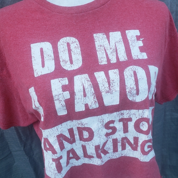 MISC TOPS |  Cropped Graphic Tee! - Picture 2 of 7